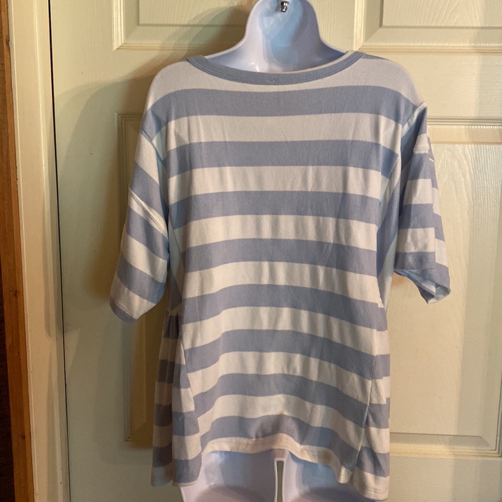 Women’s medium top - Picture 3 of 3
